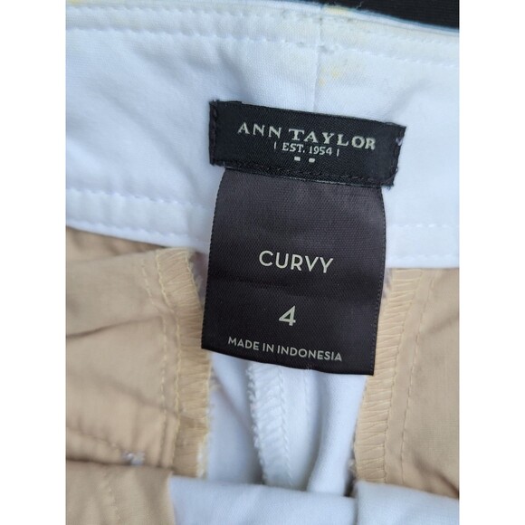 Ann Taylor Women's White Knee Length Cotton Blend Curvy Shorts Sz 4 - Picture 3 of 4